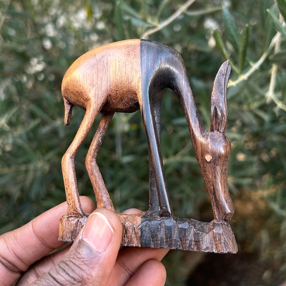 VTG Hand carved Antelope feeding Sculpture 🇧🇯 Sz 3.5”x3”